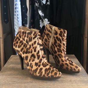 Steve Madden Leopard booties